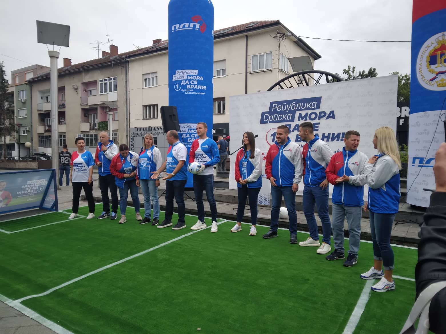 KAMPANJA PDP-a KRENULA IZ BANJALUKE: "Čeka nas važna utakmica, naša reprezentacija je spremna" (FOTO/VIDEO)