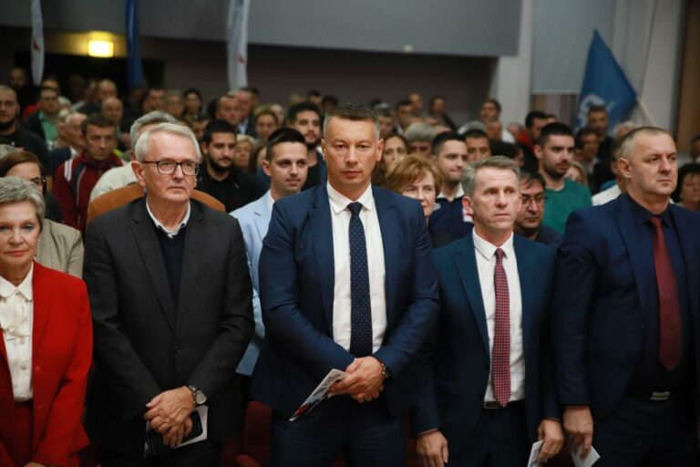 NENAD NEŠIĆ JASNO PORUČIO Umjesto fabrikovanih anketa i negativne kampanje izađite sa planom kao DNS