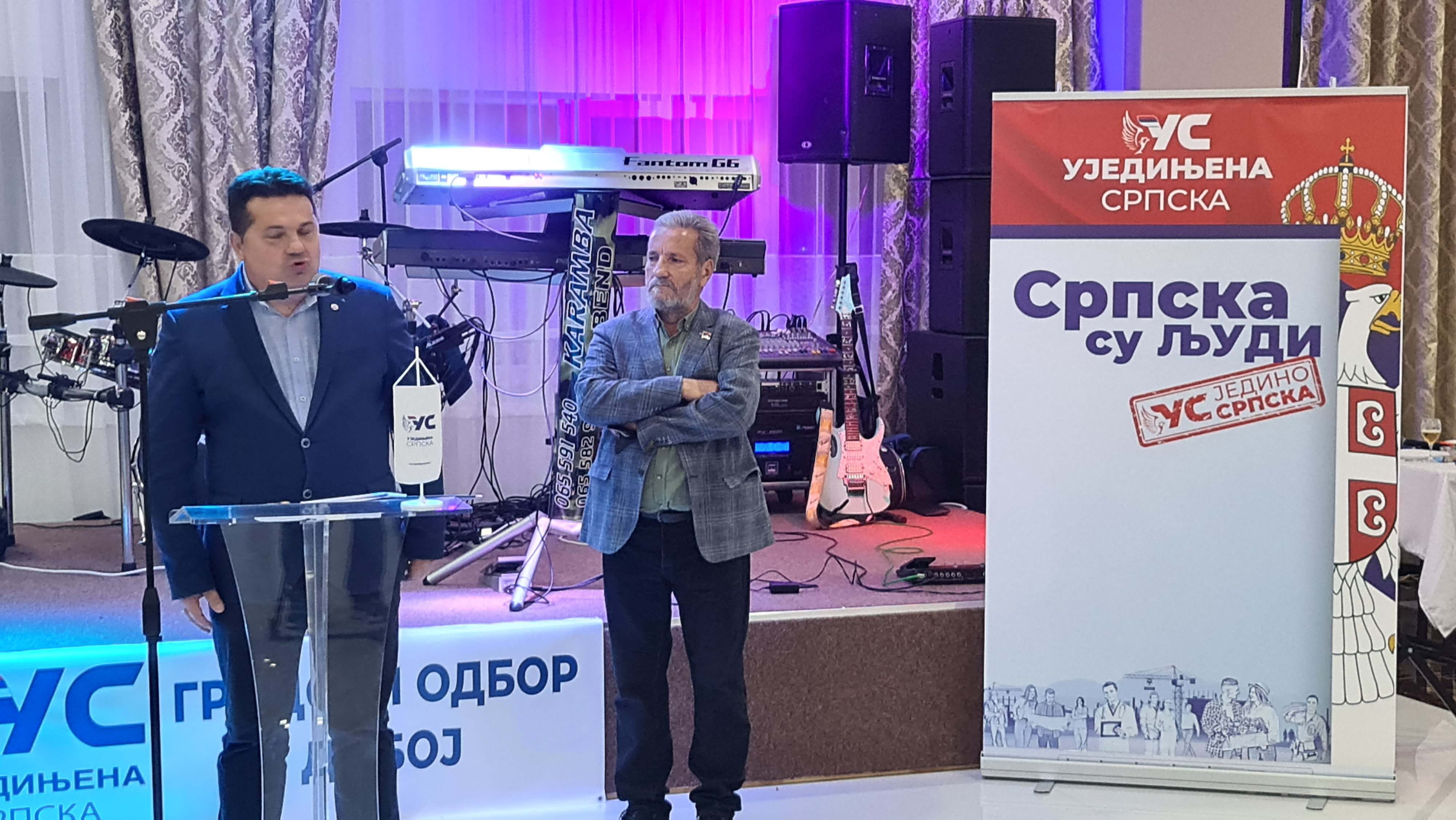 VELIKA TRIBINA UJEDINJENE SRPSKE U DOBOJU Nenad Stevandić presrećan zbog podrške u cijeloj Republici Srpskoj
