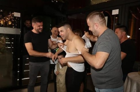 PETAR MITIĆ SLAVI ROĐENJE BLIZANACA "Sinovima smo dali imena po slovima sa tablica auta"