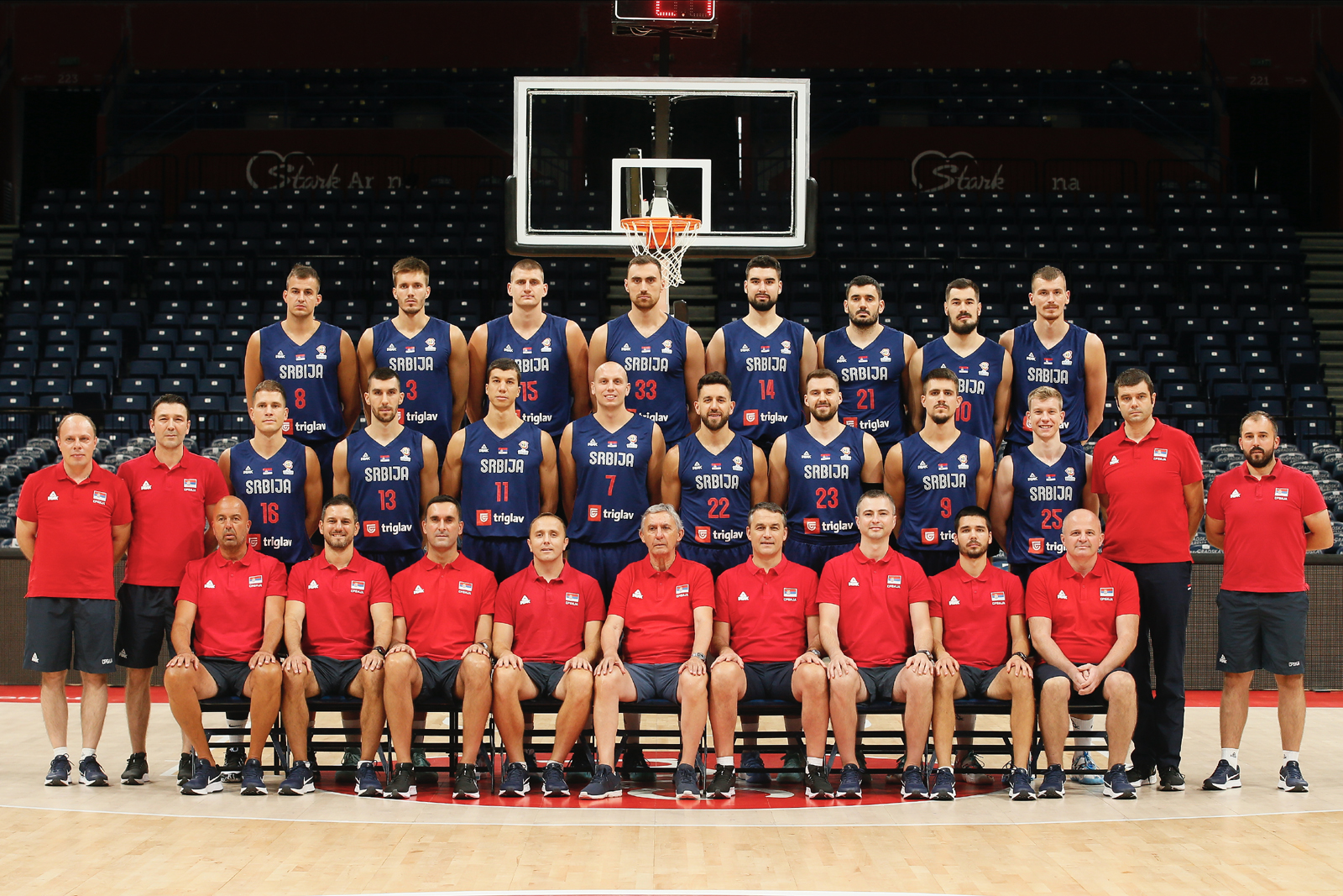 SRBIJA SA VELIKIM AMBICIJAMA KREĆE U POHOD NA ZLATNU MEDALJU Pogledajte kompletan vodič za Evrobasket i raspored mečeva Orlova