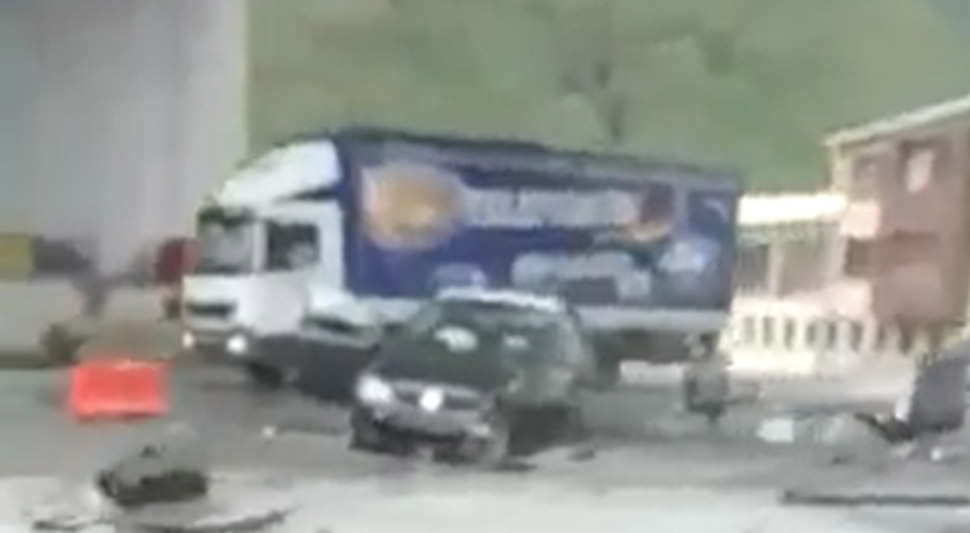 Žestok sudar tri vozila kod Žepča, sedam osoba povrijeđeno (VIDEO)