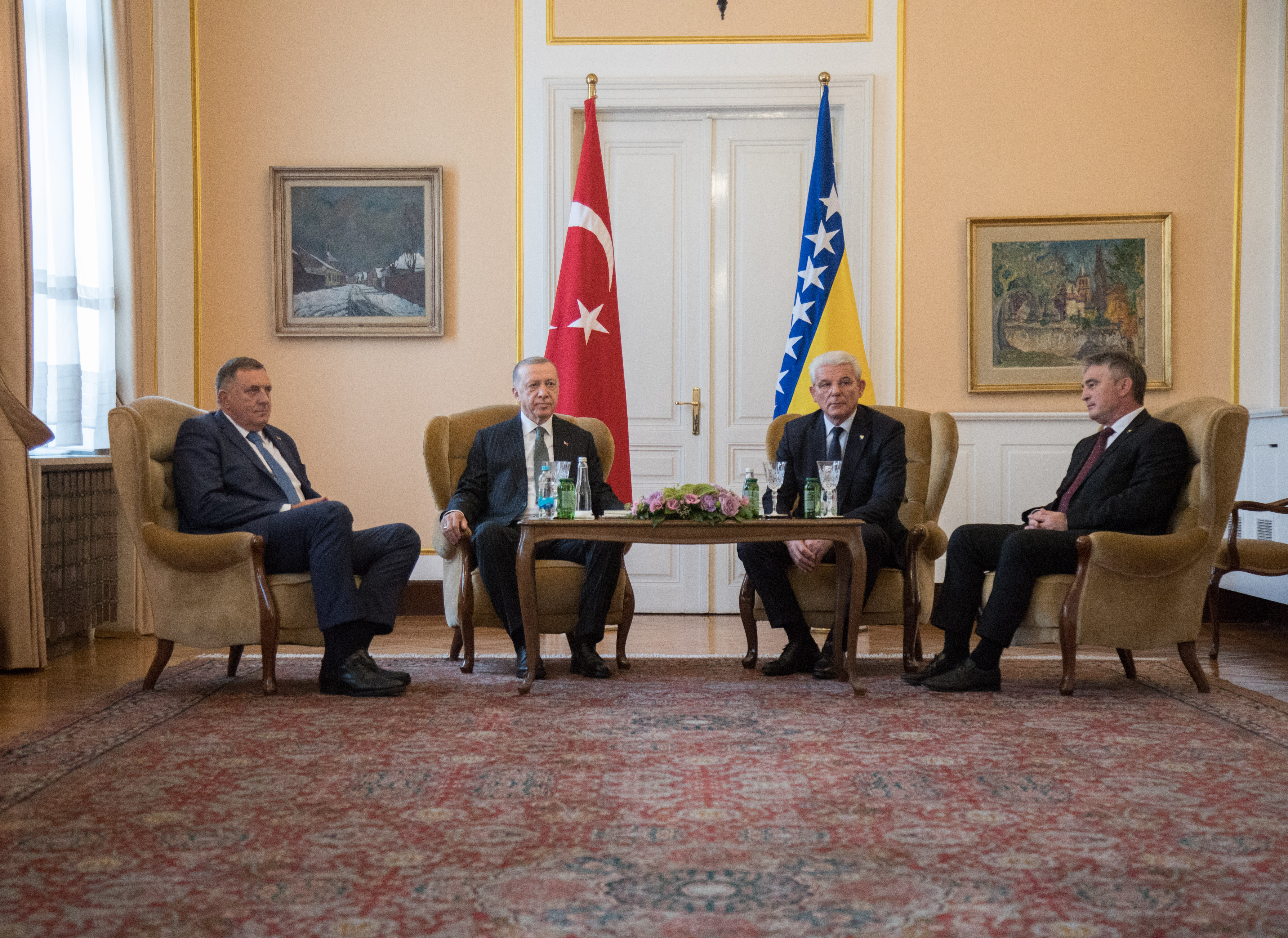 ERDOGAN U POSJETI BiH Dočekan uz najviše počasti ispred Predsjedništva: Turska slijedi politiku koja podržava razvoj Balkana (FOTO/VIDEO)