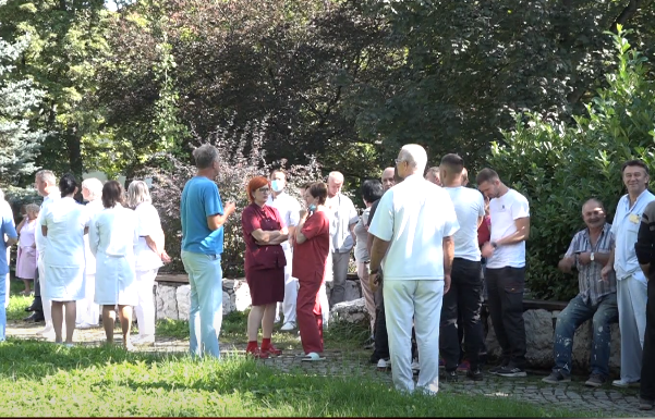 FORMIRANJE PREGOVARAČKOG TIMA Zaposleni u zdravstvu u Tuzli ne odustaju od štrajka