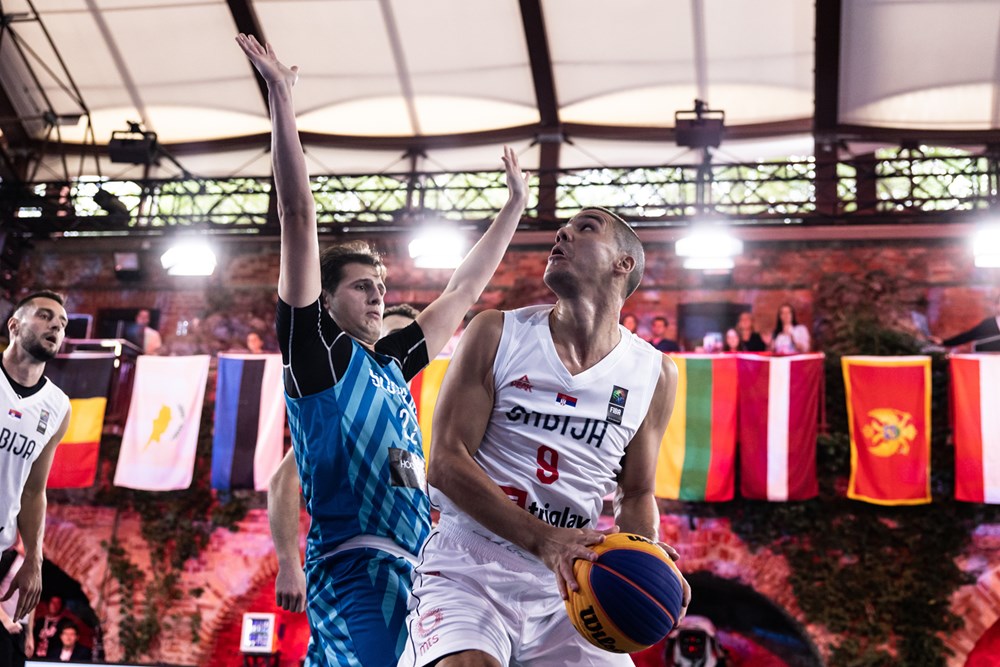 MOMCI SIGURNO HRLE KA ZLATU Basketaši Srbije u finalu EP