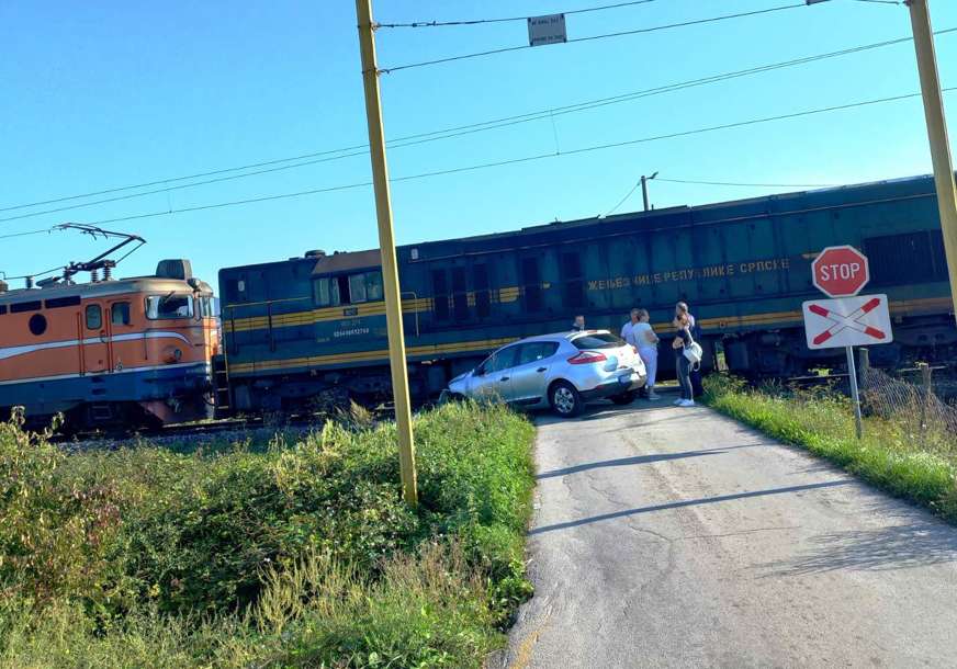 NEODGOVORNO PONAŠANJE VOZAČA Na pružnim prelazima 37 nesreća, šteta se mjeri desetinama hiljada maraka