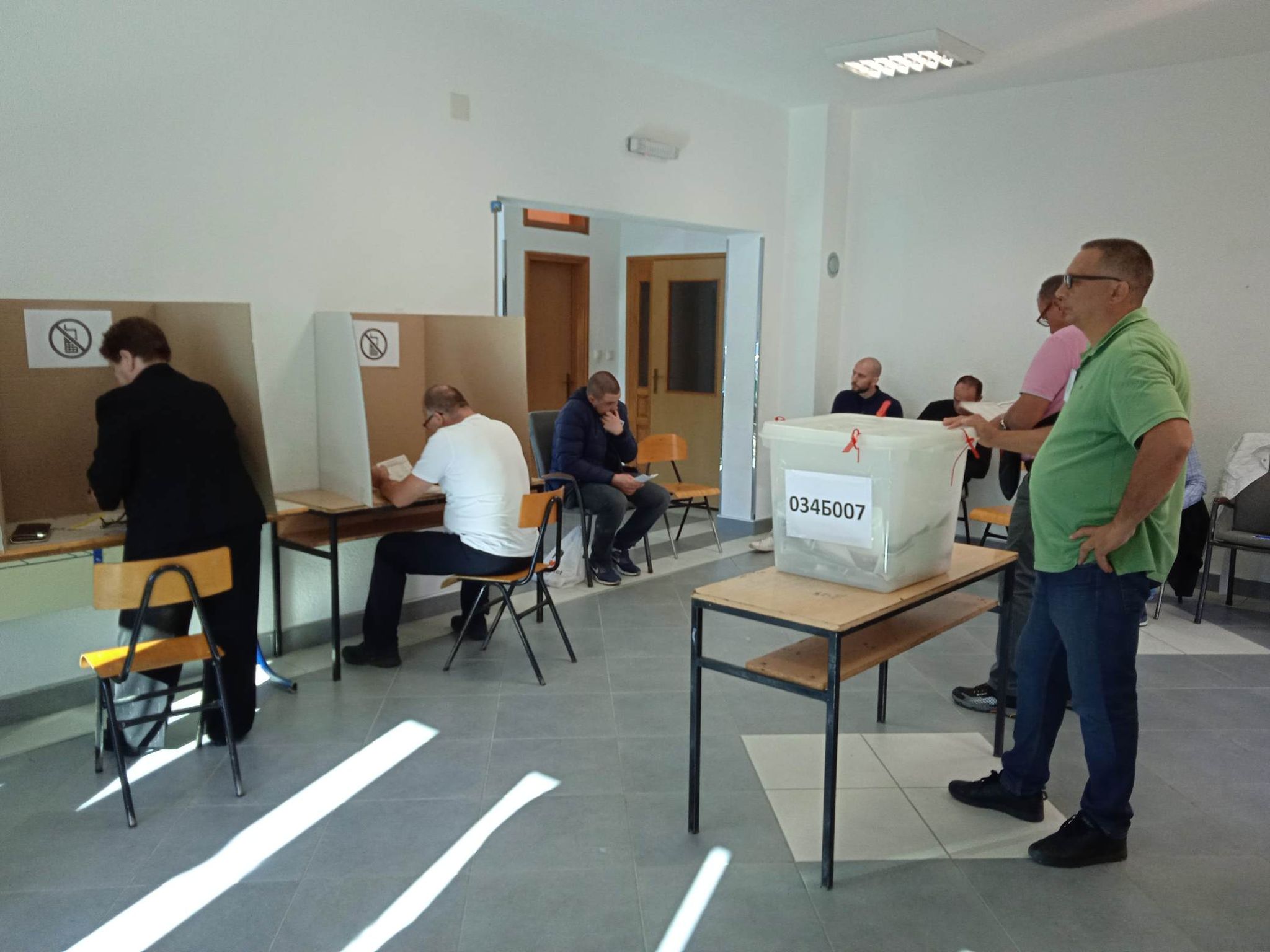 IZBORNA KAMPANJA PRED VRATIMA Da li mandat (grado)načelnika treba da se ograniči na dva?