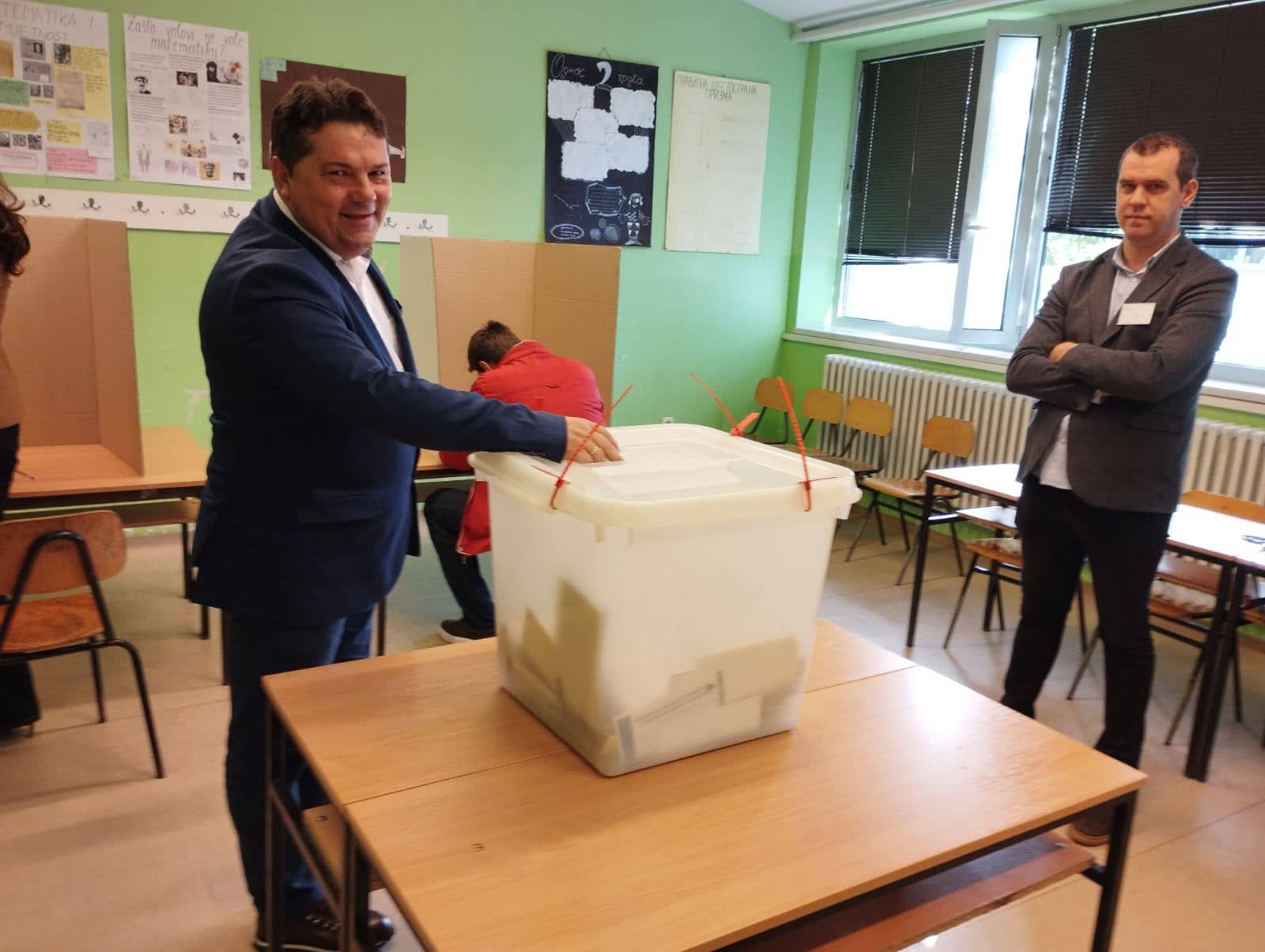 STEVANDIĆ ISPUNIO SVOJU DUŽNOST Predsjednik Ujedinjene Srpske glasao sa suprugom