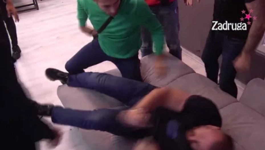 MILJAN NASRNUO NA IVANA MARINKOVIĆA Opšti haos u Beloj kući, zadrugari u šoku (VIDEO)