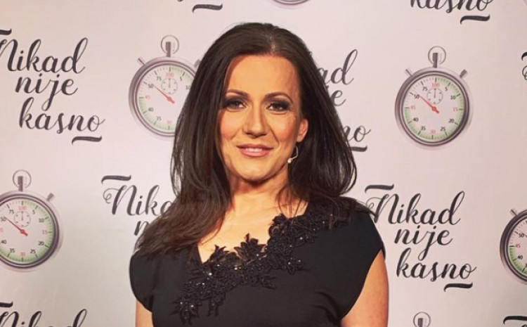 ELVIRA RAHIĆ SPREMA NOVE PJESME U skorije vrijeme biće noviteta, prioritet mi je porodica