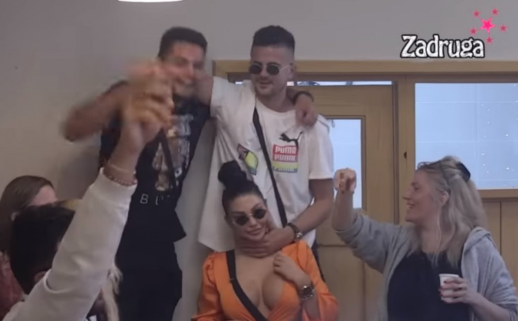 PRIDRUŽILA IM SE I MAJA MARINKOVIĆ Zadrugari uglas pjevali "bolje biti Bilal, nego Car" (VIDEO)