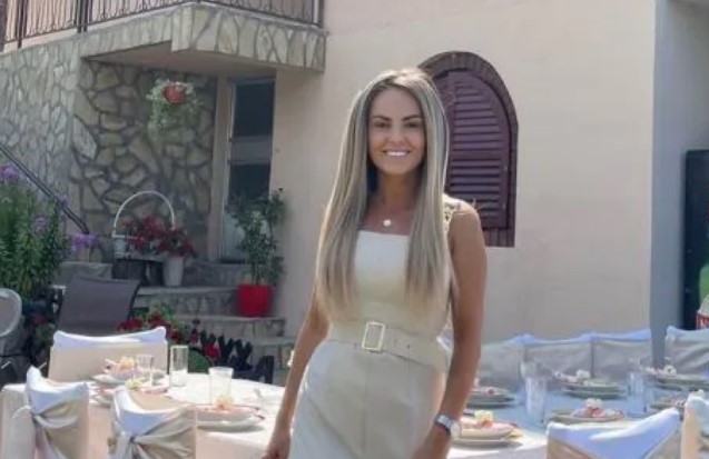 NA SCENI MEGA RIBA, U KUĆI PRAVA DOMAĆICA! Pjevačica se pohvalila kako stavlja zimnicu (FOTO)