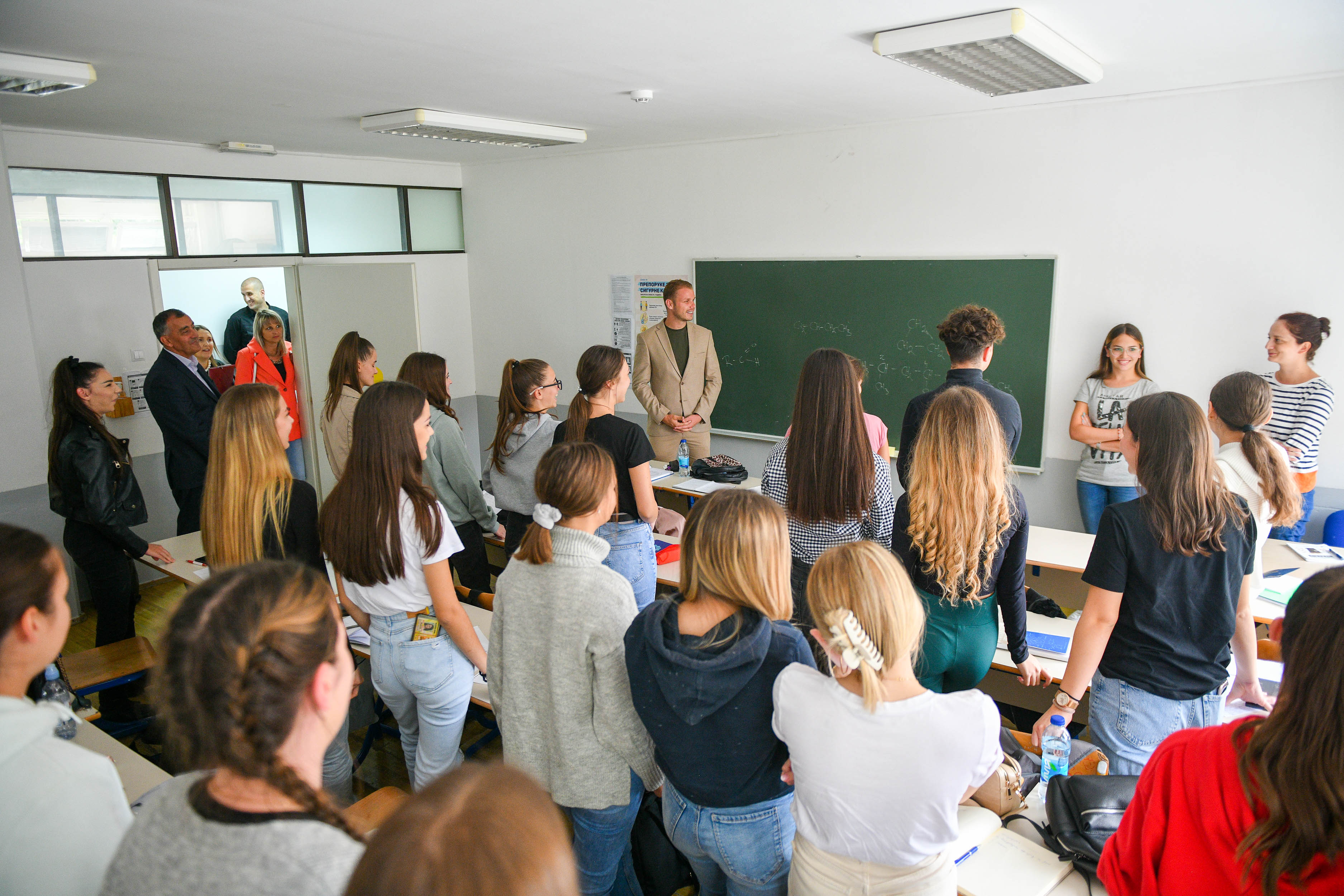 GRAD ĆE STIPENDIRATI 1.381 UČENIKA Objavljena rang lista po uspjehu