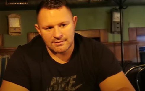 POTVRĐENA OPTUŽNICA PROTIV MMA BORCA Strancima uzeo novac da bi spriječio njihovo protjerivanje