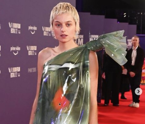 GLUMICA U "KESA" HALJINI DOŠLA NA PREMIJERU "Nemoj nikad više ovako nešto da obučeš" (FOTO)