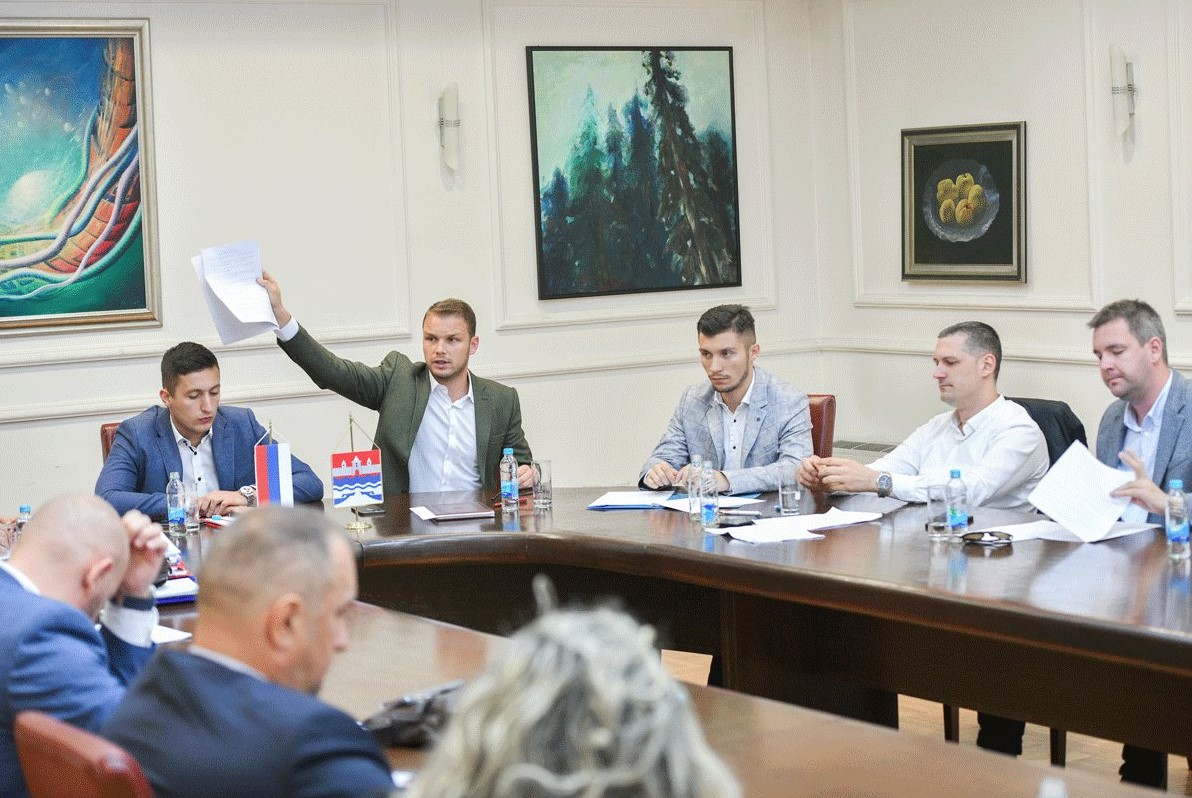 STANIVUKOVIĆ I ILIĆ RIJETKO SLOŽNI Radnici vrtića štrajkom ucjenjuju grad