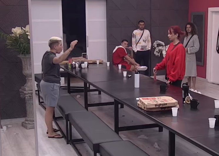 MATORA BIJESNA ZBOG FOLIRANATA "Aleksandra je ološ mali! Samo da joj drljaš si*e i diraš je po dupetu" (VIDEO)