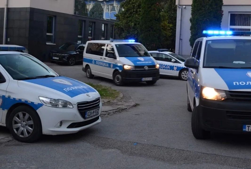 BANJALUČKA POLICIJA RASVIJETLILA KRIVIČNA DJELA Sedam maloljetnika osumnjičeno za krađu jednog i pokušaj krađe dva auta