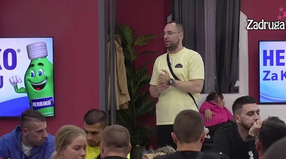 MORAO DETALJNO DA OBJASNI SVE! Zvezdan otkrio kakvo mišljenje ima o većini zadrugara, pa Ivanu stavio do znanja gdje griješi! (VIDEO)