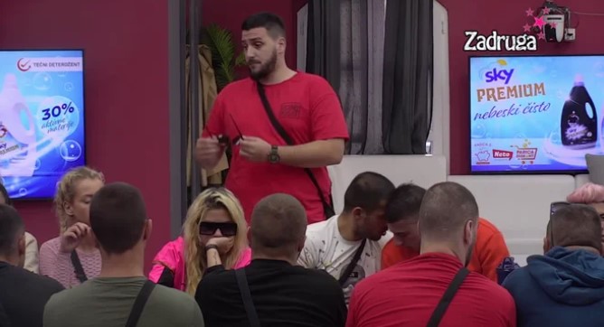 "KO JE PREMA SVIMA DOBAR, TAJ JE GLUP!" Zola bez zadrške prokomentarisao zadrugare, Milica istakla: "Ovdje nema previše dobronamjernih ljudi! (VIDEO)