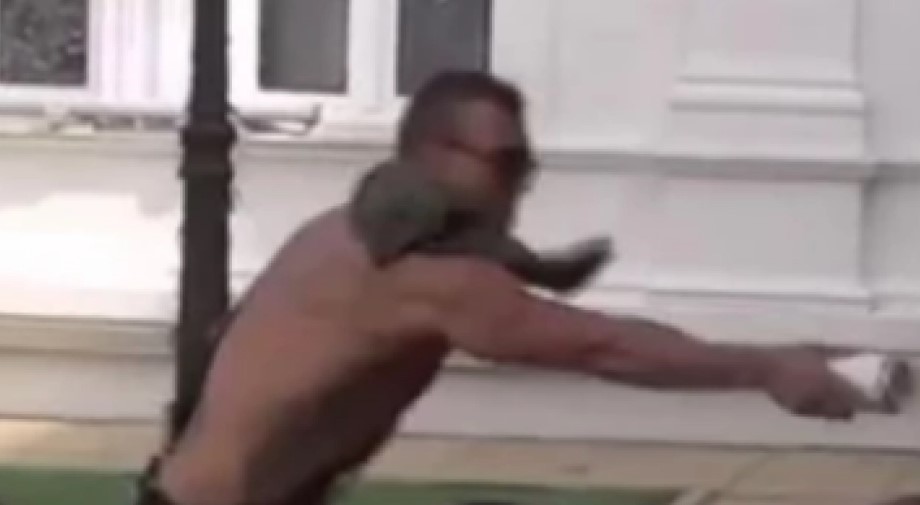 UROŠ URNISAO PO BELOJ KUĆI Ćertić ispolivao i pljunuo najmlađu zadrugarku - haos na imanju (VIDEO)