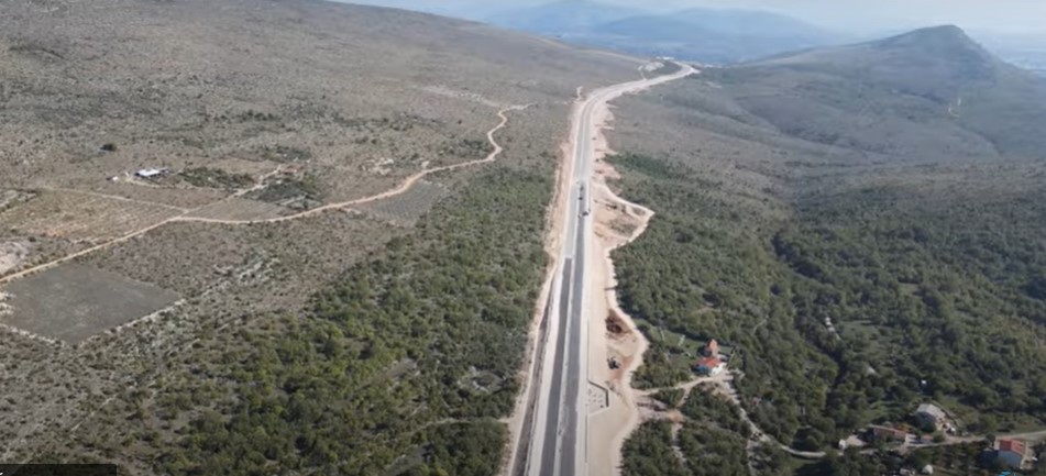 NAJVEĆI MOST U BiH Spojena još dva stuba sa novim metrima saobraćajnice Koridora 5C (VIDEO)