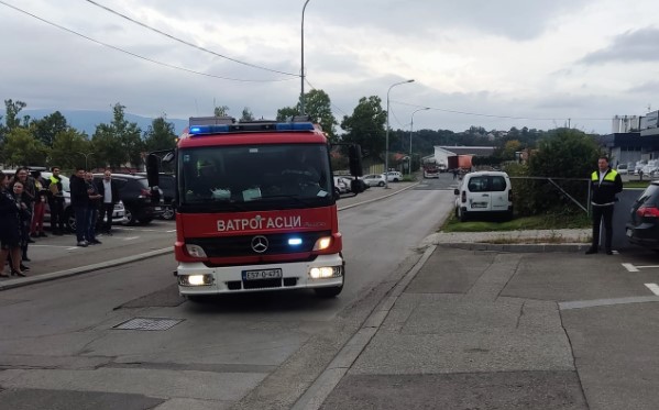 VATROGASCI U GOSPODSKOJ ULICI Iz ugostiteljskog objekta u centru Banjaluke kulja dim