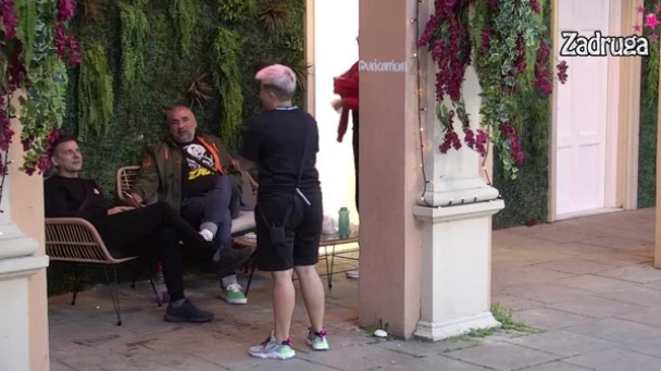 ŠOK ZA ŠOKOM! Matora pozvala suprugu Mikice Bojanića u izlazak, Miki ga odmah upozorio, ona priznala: Bila sam sa udatom! (VIDEO)