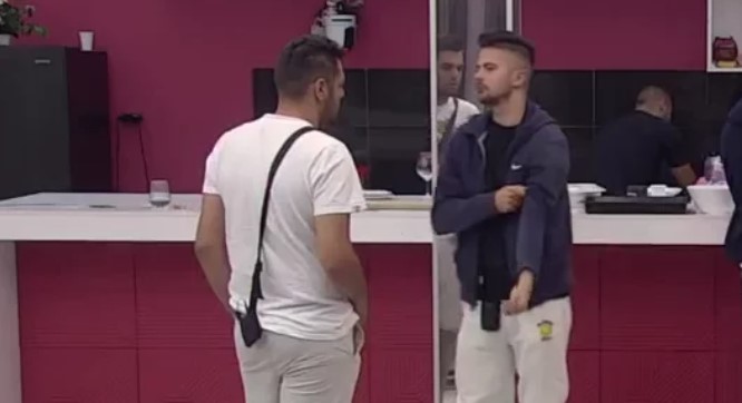 "BOLESNO JE I NIJE OKEJ, ALI..." Bilal priznao Đoganiju u koga je zaljubljen, Adam ostao bez riječi: "Ti si lud!" (VIDEO)
