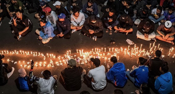 INDONEZIJA TUGUJE Obustavljena takmičenja, istraga povodom tragedije (FOTO)