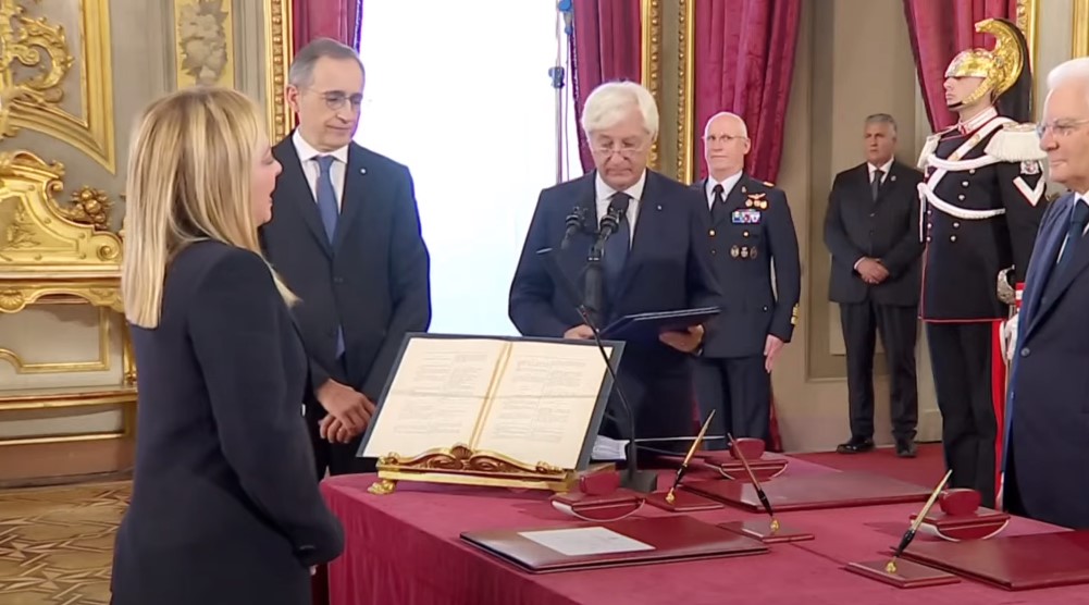 DESNICA I ZVANIČNO NA ČELU DRŽAVE Đorđa Meloni položila zakletvu kao prva premijerka Italije