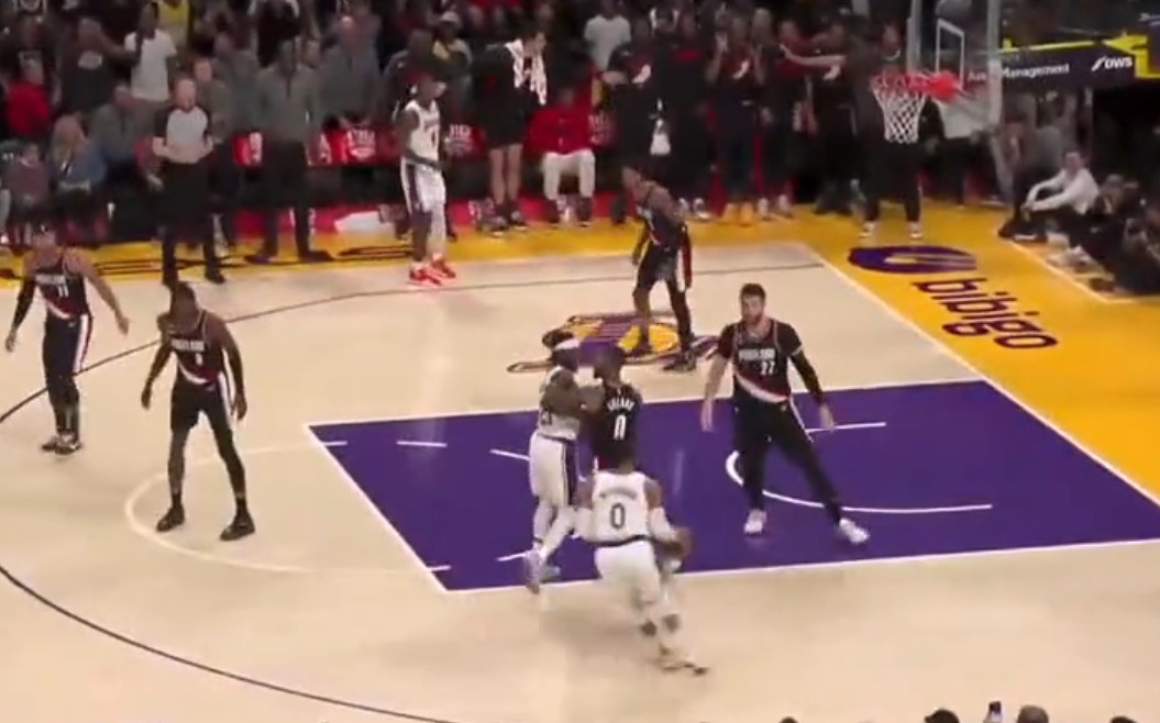 LILARD LEJKERSIMA DOŠAO GLAVE Tim iz Los Anđelesa izgubio na samom startu nove NBA sezone