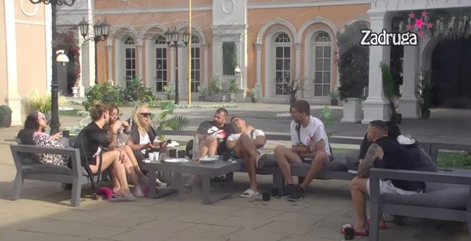 "PECKA ME KONSTANTNO" Zorica otkrila zašto ulazi u sukob sa Jelenom, pa pomenula Kuliće! Preko ovoga ne prelazi! (VIDEO)