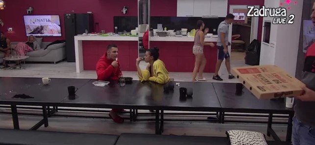 "NEMOJ DA JEDEŠ SA NJOM!" Milica ljubomorisala Marku zbog Anite, Marković ponizio Stanojlovićevu (VIDEO)