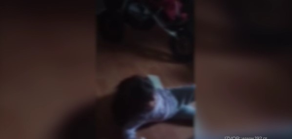 SNIMAK JEZIVOG PREBIJANJA DJEVOJČICE ŠOKIRAO REGION "Zoran je zbog tebe u zatvoru!"