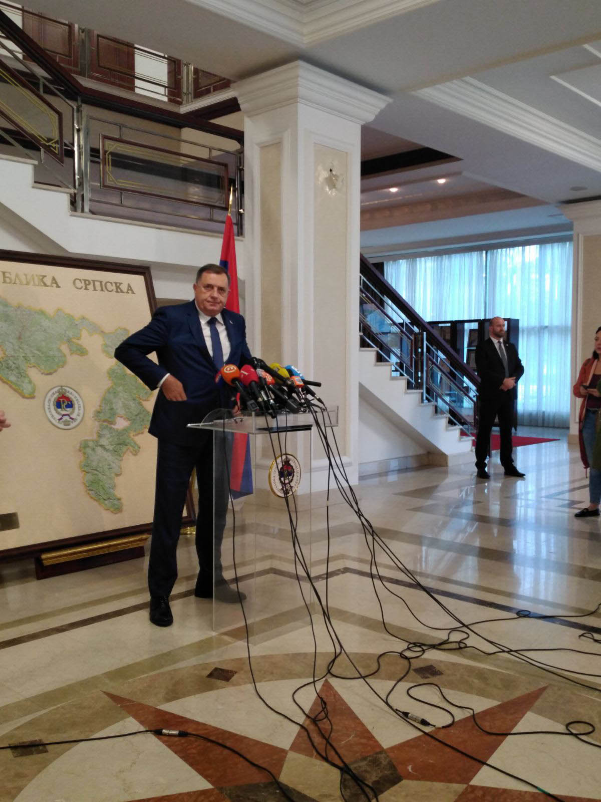 UKOLIKO SUTRA NE OBJAVE PRELIMINARNE REZULTATE Dodik žustro reagovao na pitanje novinara: Krivične prijave za članove CIK-a