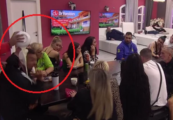 NOVI SKANDAL U RIJALITIJU Zadrugar zalio voditelja, on odmah napustio emisiju (FOTO)
