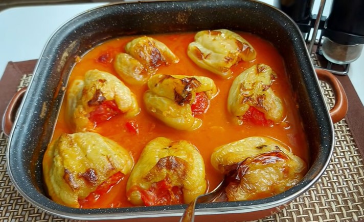 ZA PRSTE POLIZATI Recept za punjene paprike koji ćete sačuvati u porodičnoj kuvarici