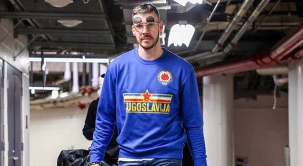 JUGOSLAVIJA ŽIVI U NBA LIGI Dragić na meč stigao u majici sa natpisom Jugoslavija i poručio: "Bićemo prvaci svijeta" (FOTO)