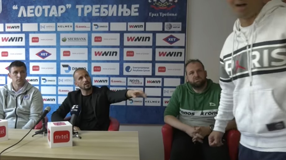 NE BAŠ PRIJATNE SCENE PO ZAVRŠETKU UTAKMICE LEOTARA I ZRINJSKOG Uposlenik Leotara ušao u pres salu i pitao da li je sramota da Nemanja Bilbija "psuje mrtve majke" (VIDEO)