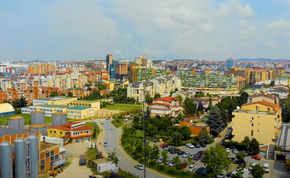 KURTI NAJAVIO NASILNU OTIMAČINU IMOVINE Srbi sa Kosova traže hitan sastanak sa Vučićem