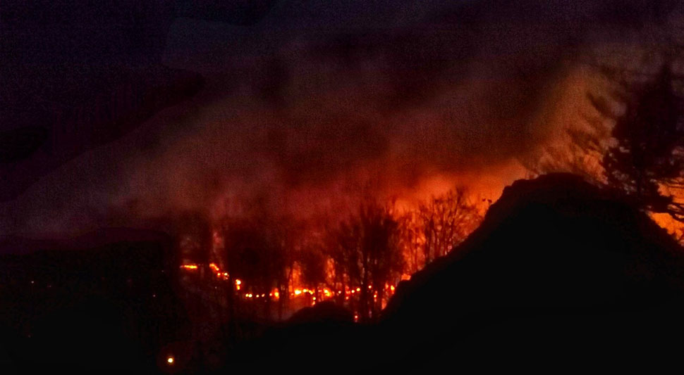 HERCEGOVINA U PLAMENU Veliki požar kod Gacka prijeti kućama, jedan objekat oštećen