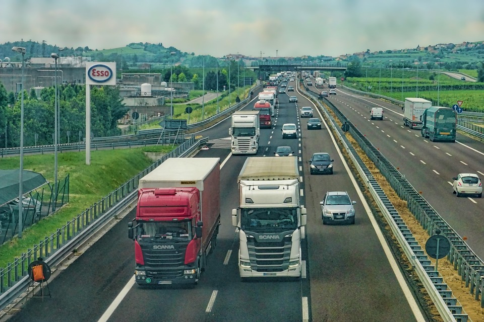 "DUGAČAK MI JE 18 METARA" Kamiondžija sročio poruku damama, region zamire od smijeha (FOTO)