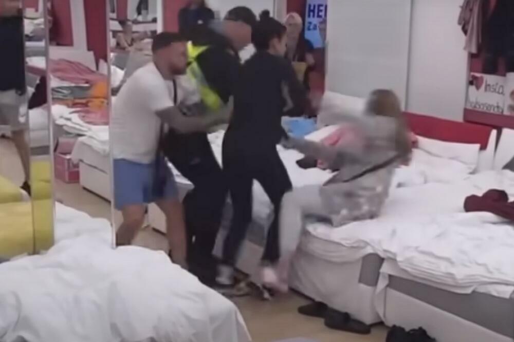 "MOJ OTAC JE ZA MENE MRTAV" Zadrugarka saopštila užasne vijesti