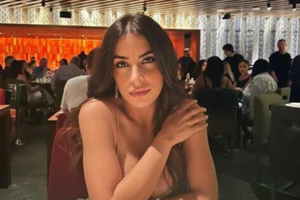 SRPSKI KOŠARKAŠ OŽENIO RIBETINU Na Milici samo minijaturni kupaći, izgleda bolje nego ikad (FOTO)