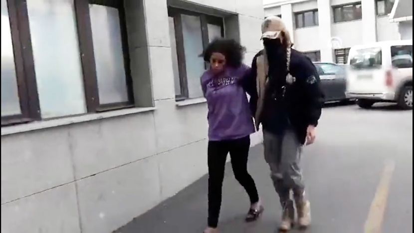 Objavljeni snimci dolaska teroristkinje do mjesta eksplozije u Istanbulu (VIDEO)