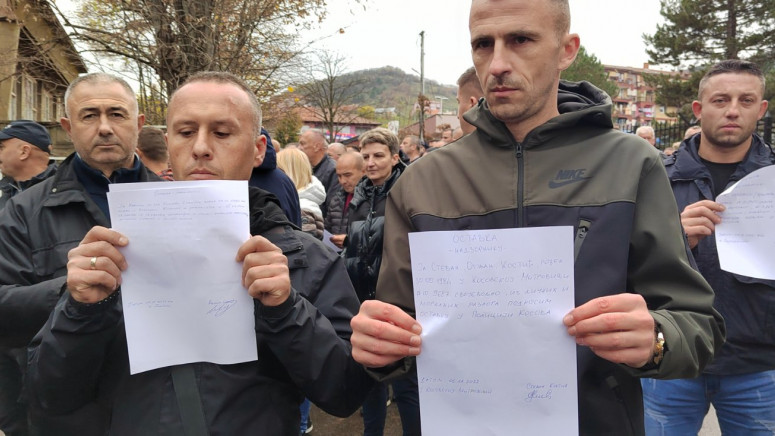 Srpski policajci sa sjevera Kosova razdužili uniforme