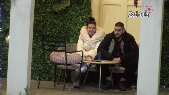 "MOŽE DA NAS RASTAVI SAMO BOG AKO SIĐE SA NEBA" Anita bijesna zbog sukoba sa Zoricom, Čolić je smirivao