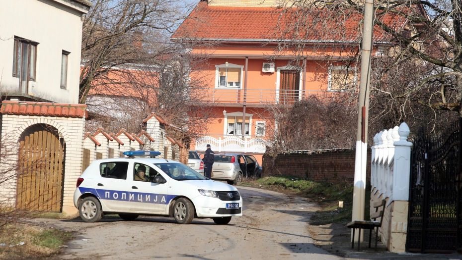 KRAJ DRAME U VETERNIKU POSLIJE 14 ČASOVA Predao se muškarac koji od sinoć prijeti da će se raznijeti bombom
