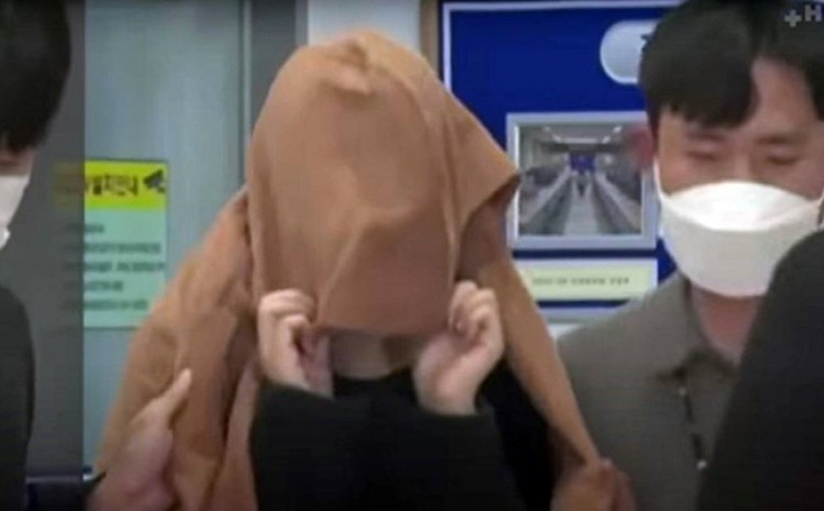 MAJKA MONSTRUM IZVEDENA PRED LICE PRAVDE Žena svirepo ubila svoje dvoje djece, pa ih strpala u kofer (VIDEO)